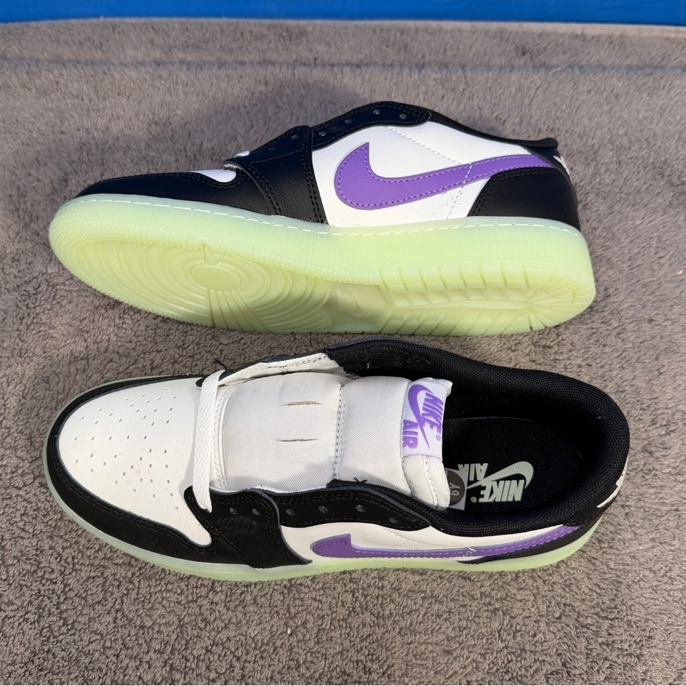 Jordan 1 retro og low
Gs ‘black raspberry ‘
Brand new - Picture 4 of 15